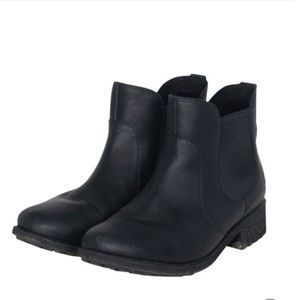 Black Ugg Chelsea Boots